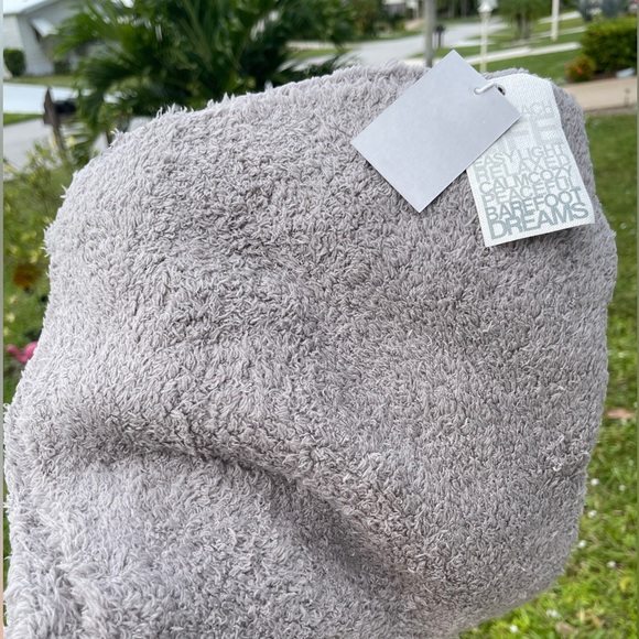 BAREFOOT DREAMS CozyChic Scarf In Grey - Picture 8 of 11